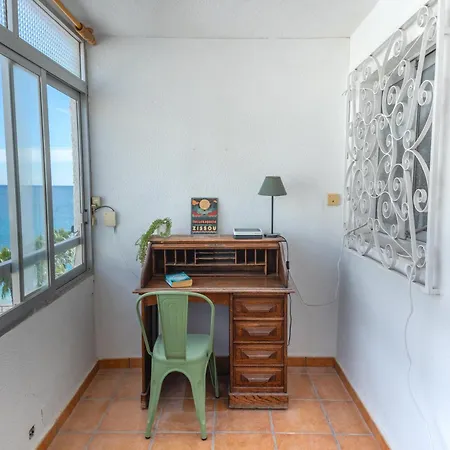 A Pie De Playa Con Ascensor Y Workspace By Delucaco