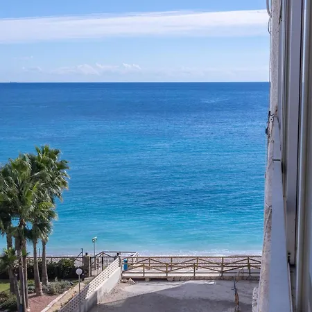 A Pie De Playa Con Ascensor Y Workspace By Delucaco * Altea