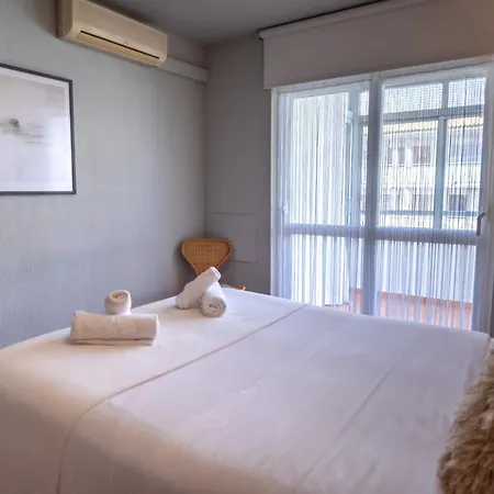 A Pie De Playa Con Ascensor Y Workspace By Delucaco