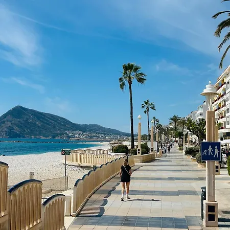 Apartment A Pie De Playa Con Ascensor Y Workspace By Delucaco Altea